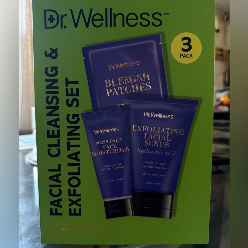 Dr. Wellness Men’s Facial Exfoliating Scrub & Moisturizer & Blemish Patches Set